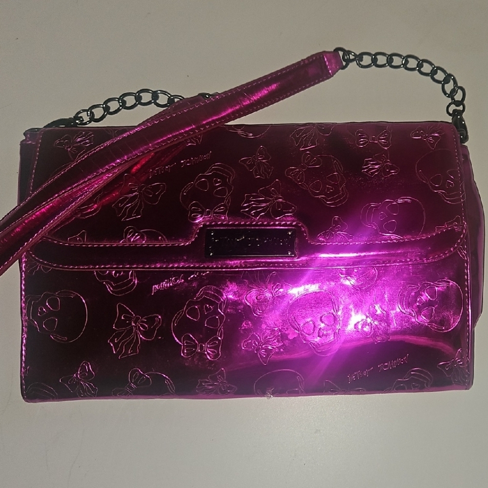 Metallic Pink Betsey Johnson Skulls And Bows Crossbody Women's Bag